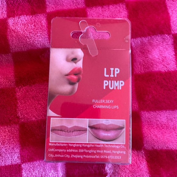 Red Lip Pump - Fuller, Sexy Lips Enhancer - Picture 3 of 7